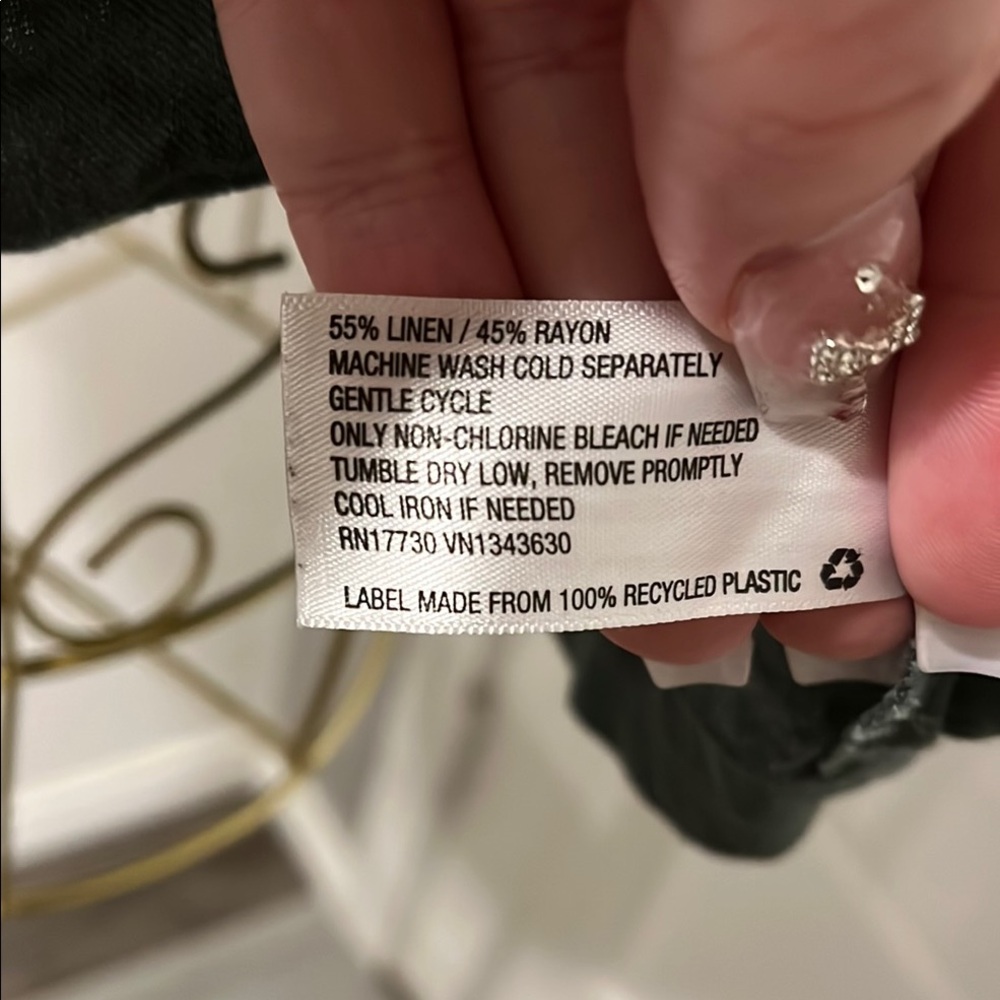 Universal Thread Forest Green Top - image 4